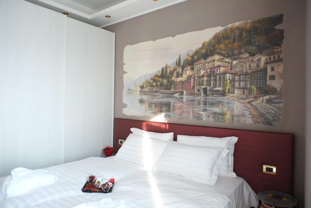 Michelangelo B&B Варенна Екстер'єр фото