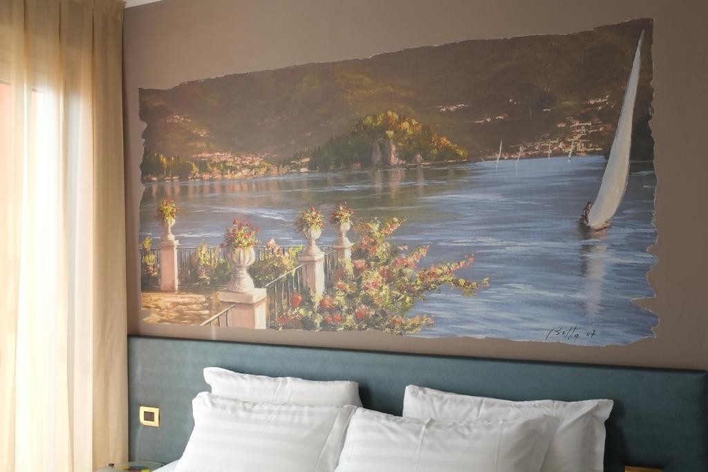 Michelangelo B&B Варенна Екстер'єр фото