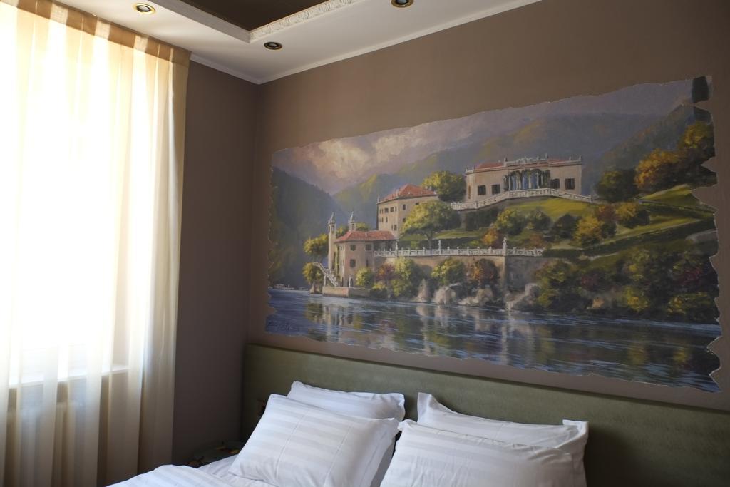Michelangelo B&B Варенна Екстер'єр фото